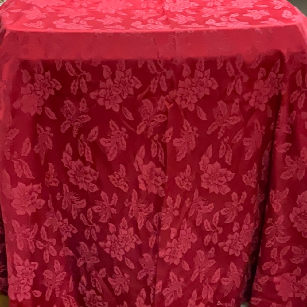 Christmas tablecloth and 6 napkins